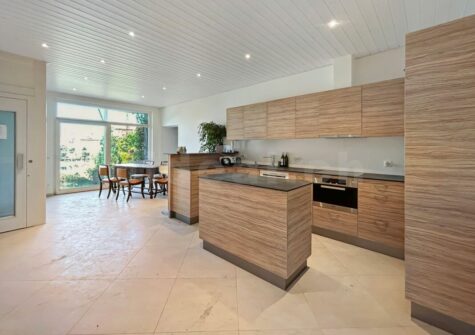 Maison Polyvalente !