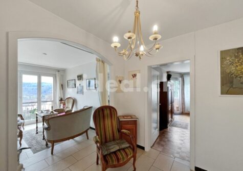 Appartement lumineux de 3,5 pièces avec balcon