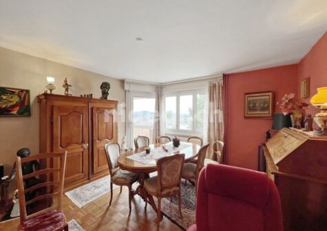Appartement lumineux de 3,5 pièces avec balcon