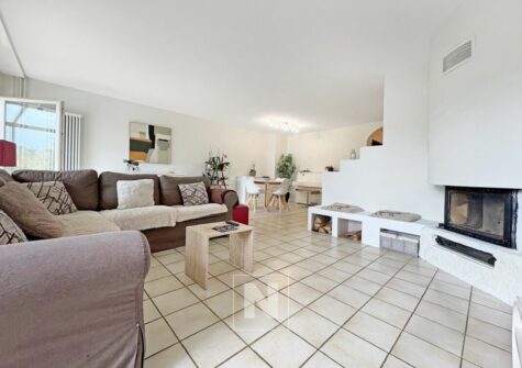 Belle maison spacieuse et lumineuse!