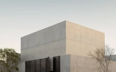 Une maison en béton qui se fond dans le paysage mexicain